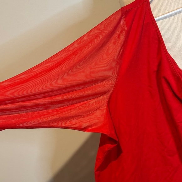 Torrid Bright Red off shoulder blouse sz 6x NWT - Picture 4 of 5